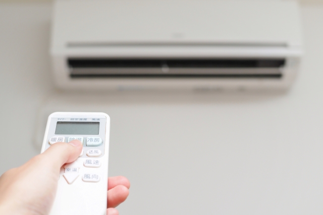 エアコンとリモコン